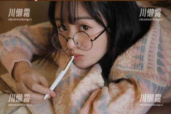 朦胧中的真相：51吃瓜网cg更新后，那一刻我愣住了