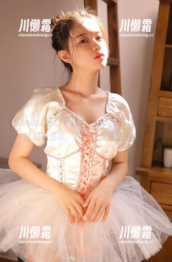 www.吃瓜 下载www.吃瓜,瞬间变身话题制造机,聚会的焦点就是你!