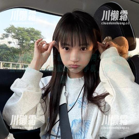黑料吃瓜网 下载黑料吃瓜网:新版本简直就像白头发奶奶教我玩手机,那股手忙脚乱!