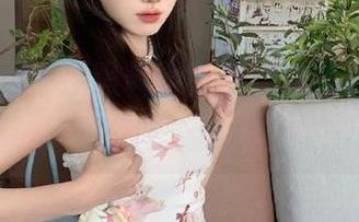 午夜黑料网更新，这感觉就像在深夜吃个甜点。